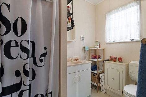 Photo of property in 28 Glynnbrooke Street, Te Atatu South, Auckland, 0610