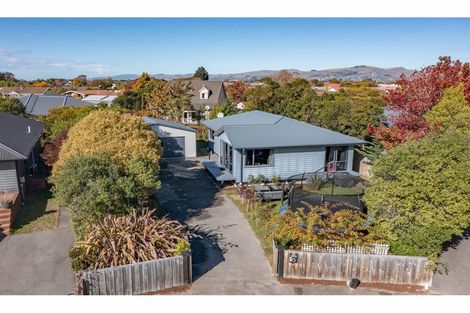 Photo of property in 12 Binstead Place, Avondale, Christchurch, 8061