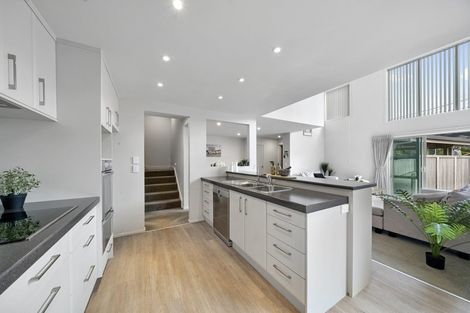 Photo of property in 9 Duncan Street, Tawa, Wellington, 5028