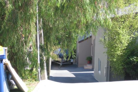 Photo of property in 32 Heathcote Road, Castor Bay, Auckland, 0620