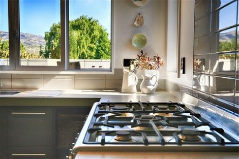 Photo of property in 8 Pisa Moorings Road, Mount Pisa, Cromwell, 9383