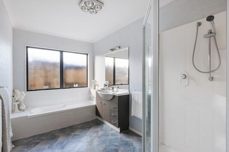 Photo of property in 53 Dalton Drive, Papamoa Beach, Papamoa, 3118