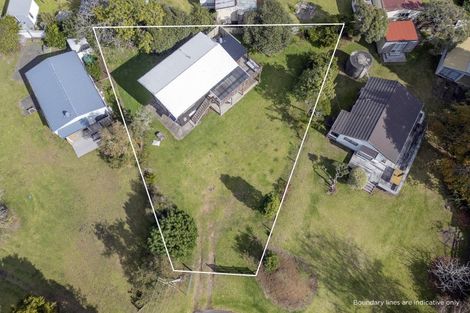 Photo of property in 12 Hardy Place, Cooks Beach, Whitianga, 3591