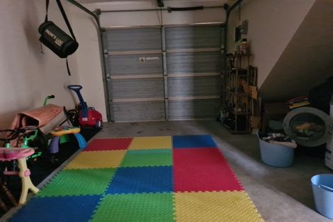 Photo of property in 3 Butia Avenue, Henderson, Auckland, 0612