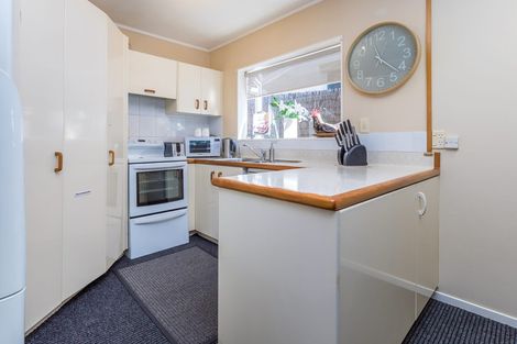 Photo of property in 2/56 Kiwi Esplanade, Mangere Bridge, Auckland, 2022