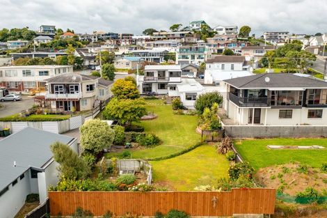 Photo of property in 84 Whiteley Street, Moturoa, New Plymouth, 4310