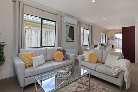 Photo of property in 12 Peachstone Lane, Henderson, Auckland, 0612