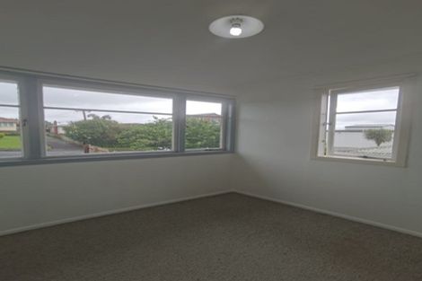 Photo of property in 1 Kereru Street, Henderson, Auckland, 0612