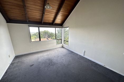 Photo of property in 22 Goodwood Drive, Goodwood Heights, Auckland, 2105