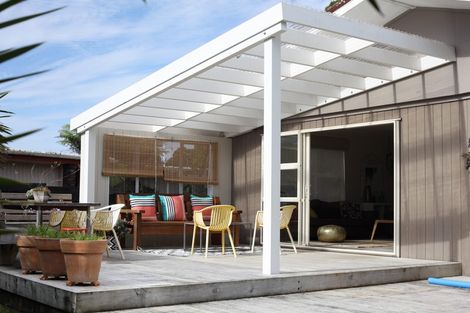 Photo of property in 95 Konini Road, Titirangi, Auckland, 0604