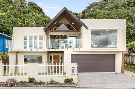 Photo of property in 13 Moana Road, Plimmerton, Porirua, 5026