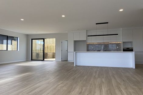 Photo of property in 35 Symes Drive, Red Beach, 0932