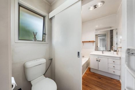 Photo of property in 31 Takapu Street, Henderson, Auckland, 0612