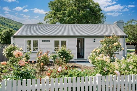 Photo of property in 17 Merioneth Street, Arrowtown, 9302