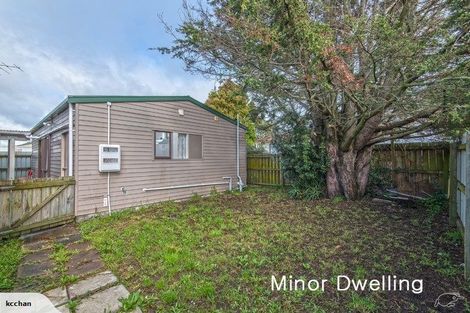 Photo of property in 10 Kitewao Street, Northcote, Auckland, 0627