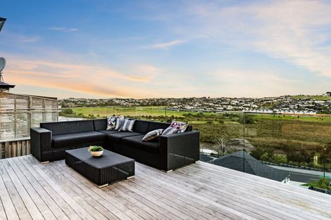 Photo of property in 22 Cassidy Drive, Orewa, 0931