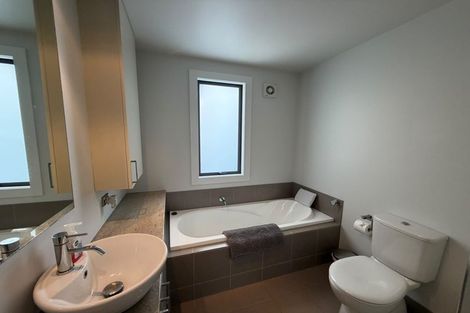Photo of property in 100a Lake Road, Northcote, Auckland, 0627