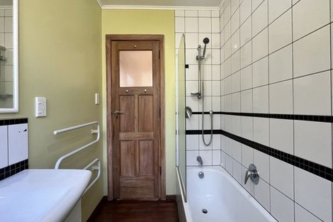 Photo of property in 18 Connolly Avenue, Mount Roskill, Auckland, 1041