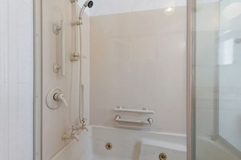 Photo of property in 27 Central Terrace, Alicetown, Lower Hutt, 5010