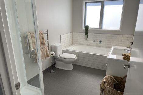 Photo of property in 16 Archibald Drive, Wainui, 0932