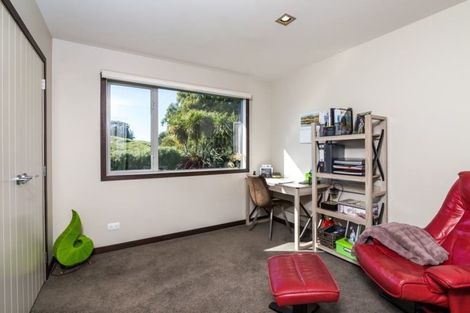 Photo of property in 21 Stewart Glen, Acacia Bay, Taupo, 3385