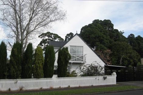 Photo of property in 8 Elizabeth Place, Ferndale, New Plymouth, 4310