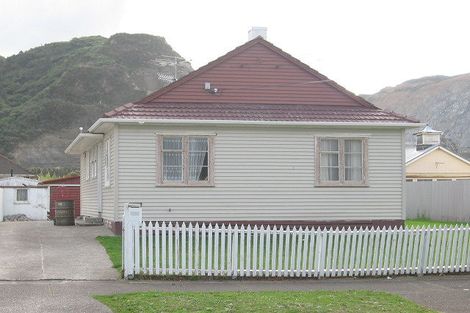Photo of property in 121 Reynolds Street, Taita, Lower Hutt, 5011
