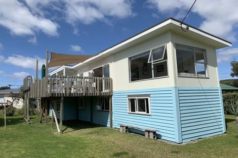 Photo of property in 24 Wehiwehi Road, Matapouri, Whangarei, 0173