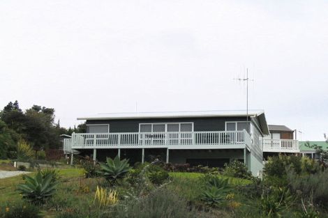Photo of property in 37 Powells Road, Cable Bay, 0420