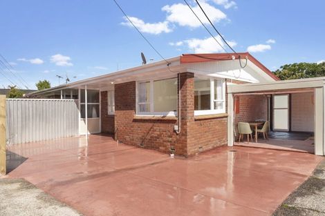 Photo of property in 1/8 Westward Ho, Glen Eden, Auckland, 0602