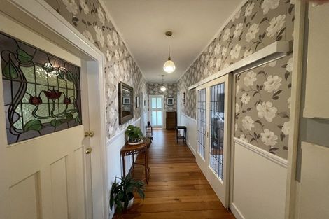 Photo of property in 21 Cobden Road, Bluff Hill, Napier, 4110