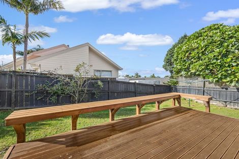 Photo of property in 3 Bridgehead Cove, West Harbour, Auckland, 0618