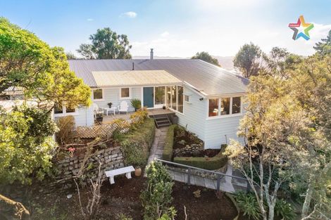 Photo of property in 51 Howard Road, Point Howard, Lower Hutt, 5013