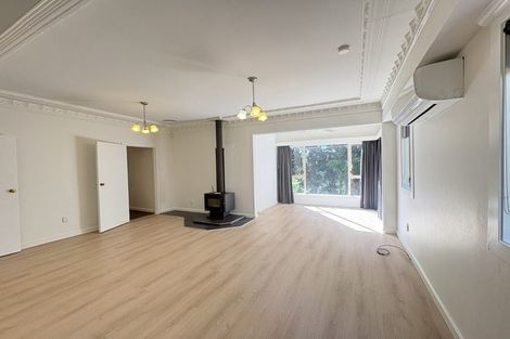 Photo of property in 235 Forest Road, Waiatarua, Auckland, 0612