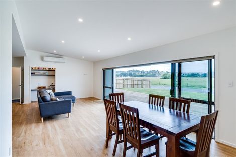 Photo of property in 27 Pohutukawa Drive, Eskdale, Napier, 4182