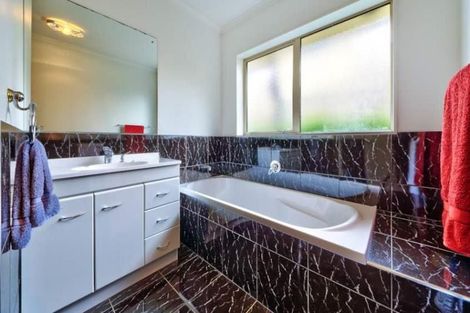 Photo of property in 7 Pittville Place, Henderson, Auckland, 0612