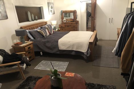 Photo of property in 2 Hogan Street, Pukekohe, 2120