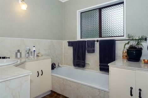 Photo of property in 1568a Old Coach Road, Pukehina, 3186