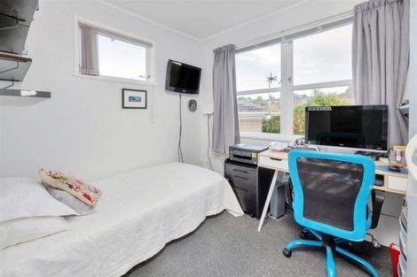 Photo of property in 9 Bodi Place, Te Atatu South, Auckland, 0610