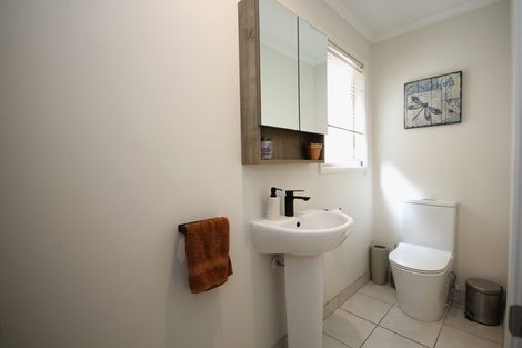 Photo of property in 17 West Hoe Heights, Orewa, 0931