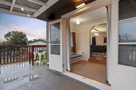 Photo of property in 86 Colwill Road, Massey, Auckland, 0614