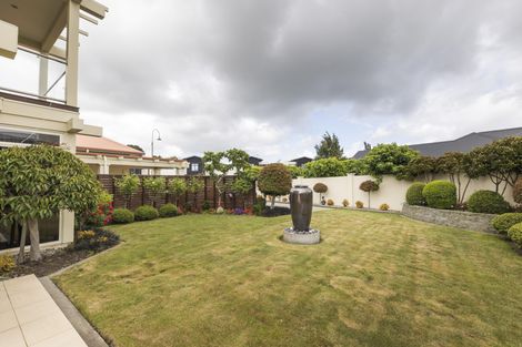 Photo of property in 7 Fairway Grove, Hokowhitu, Palmerston North, 4410