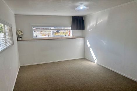 Photo of property in 11 Roberts Road, Glenfield, Auckland, 0629
