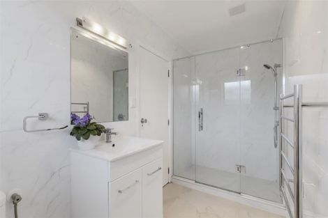 Photo of property in 2/1 Hemsway Place, Sunnyhills, Auckland, 2010