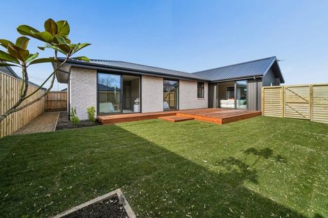 Photo of property in 2 Rowland Place, Rangiora, 7400