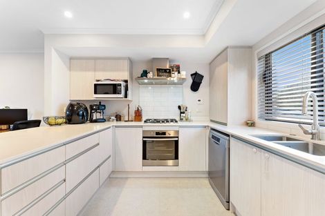 Photo of property in 41 Konoba Avenue, Kumeu, 0810