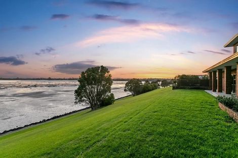 Photo of property in 8 Della Place, Conifer Grove, Takanini, 2112