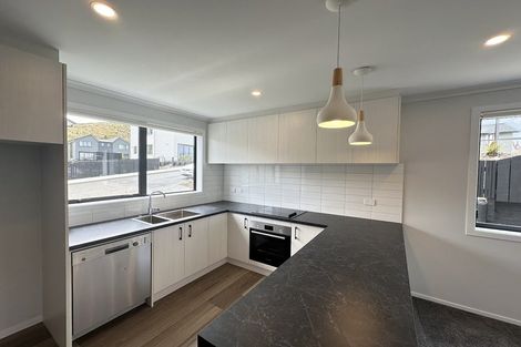 Photo of property in 32 Bee Lane, Whitby, Porirua, 5024