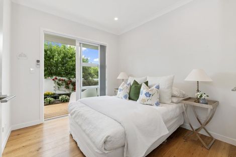 Photo of property in 2/2 Milton Road, Northcote Point, Auckland, 0627