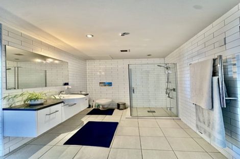 Photo of property in The Capital, 4/370 Oriental Parade, Oriental Bay, Wellington, 6011